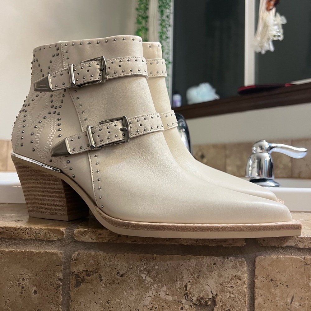 Dolce Vita Ronnie Boots - Picture 5 of 10